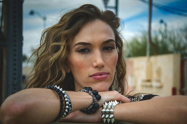 Stay Cool This Summer: Top Breathable Fabrics for London Tights to Combat Humidity