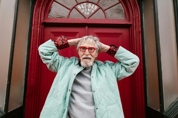 Elevate Your Weekend Getaway: The Ultimate Guide to Bold Knitwear Style in the Breathtaking Scottish Highlands